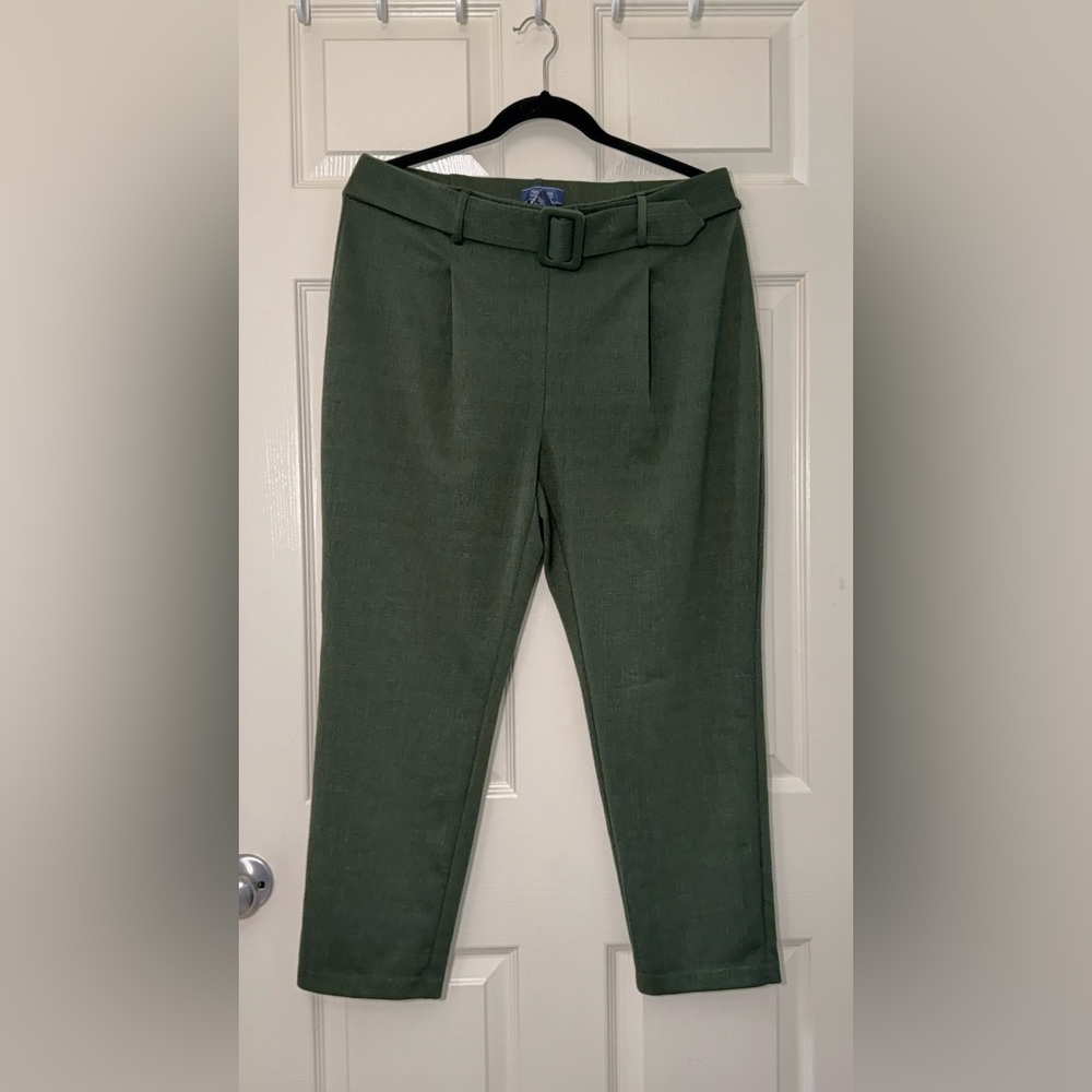Elegant Olive Belted Capris